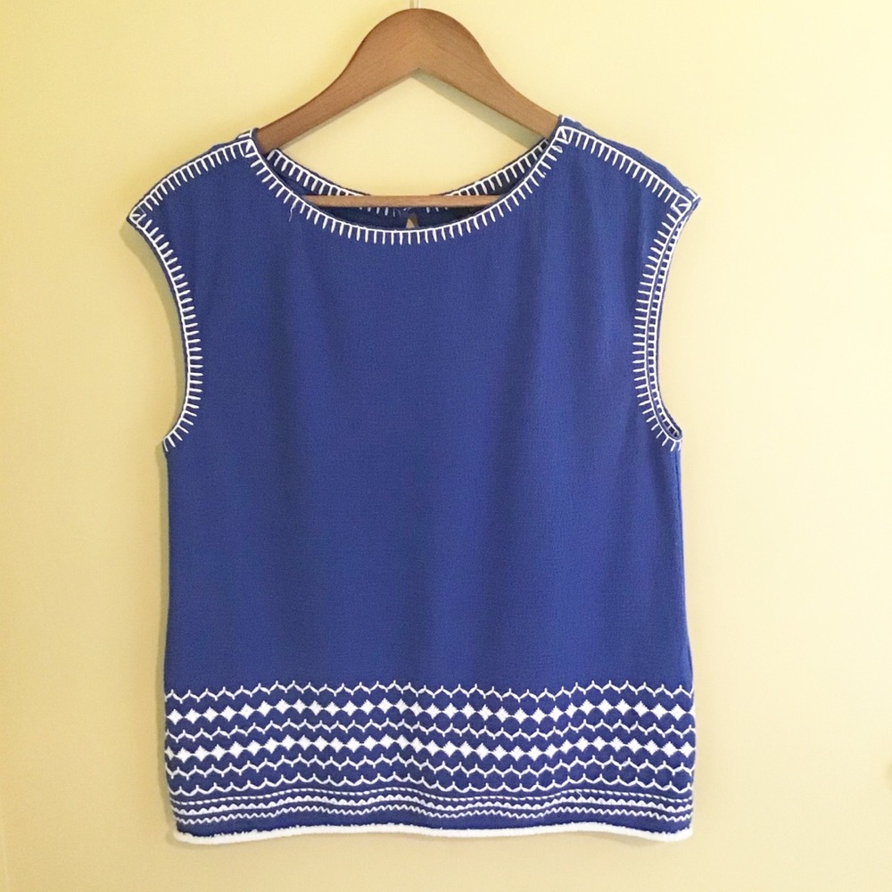 Banana Republic Boho Crepe Embroider Detail Top